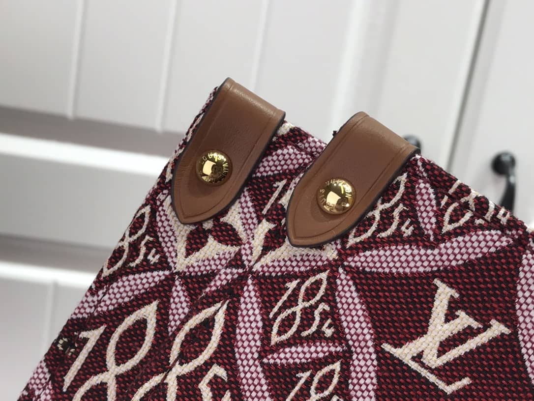 L0vis Vvtt0n On the Go GM Since 1854 Tote Replica Red M57207