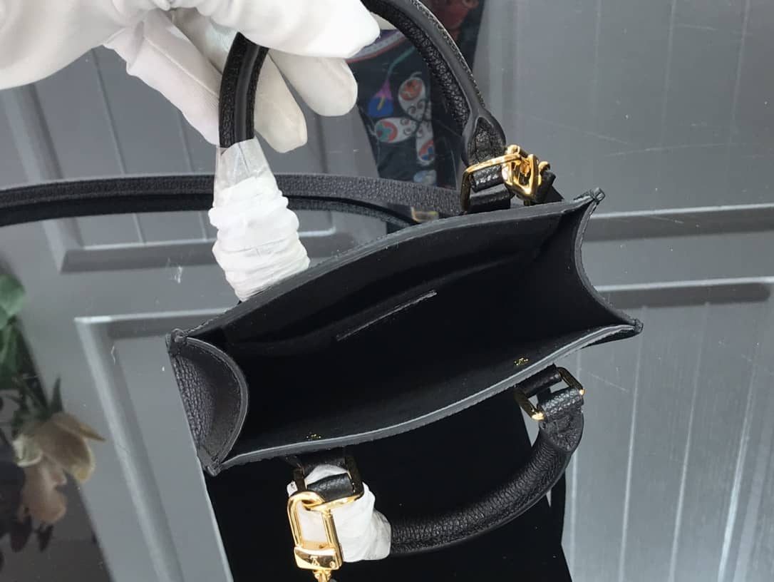 L0vis Vvtt0n Monogram Petit Sac Plat 2Way Replica Shoulder Bag Black M69442