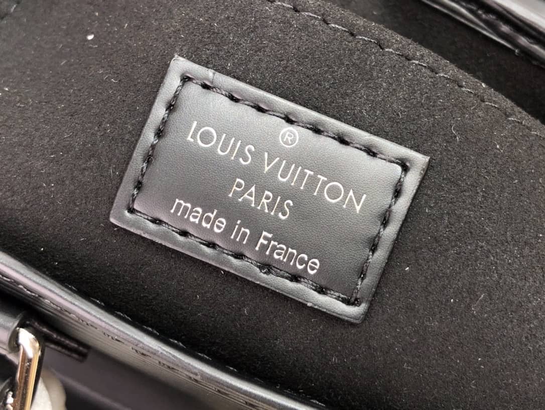 L0vis Vvtt0n Petit Sac Plat Flat Shoulder Bag Replica Black M80169