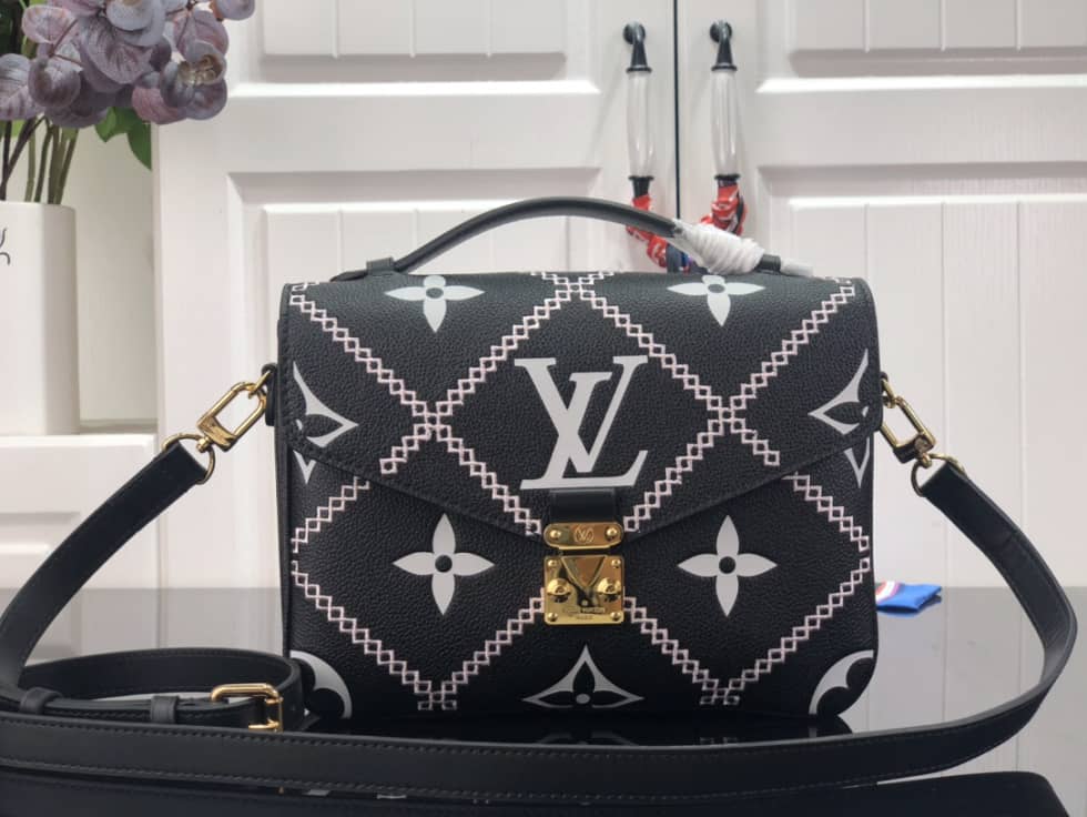 L0vis Vvtt0n Embroidered Pochette Metis M46028 Replica Shoulder Bag