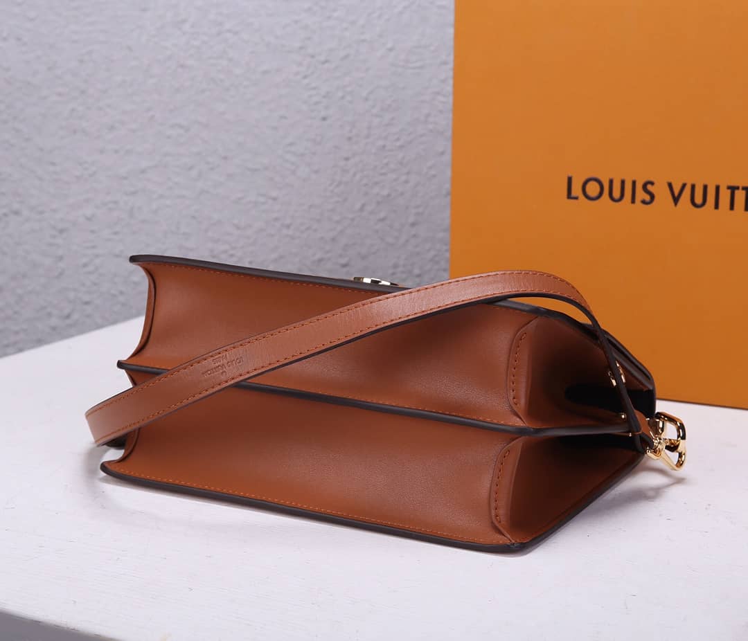 L0vis Vvtt0n Monogram MM Reverse Dauphine Shoulder Bag Replica M44391