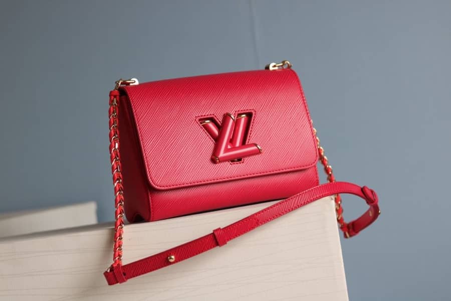 L0vis Vvtt0n Twist MM Chain Leather Replica Bag Red M50282