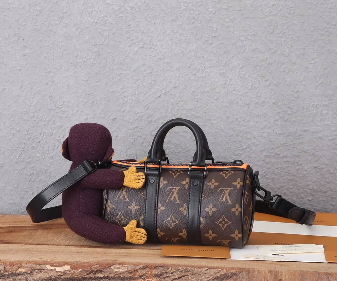 L0vis Vvtt0n Monogram Zoom And Friends Adventure Keepall Bag Replica M80118
