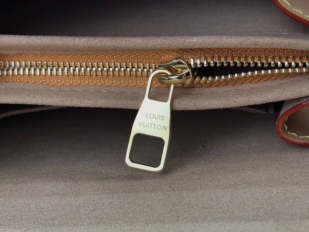 L0vis Vvtt0n Since 1854 Dauphine MM Replica Bag M57499