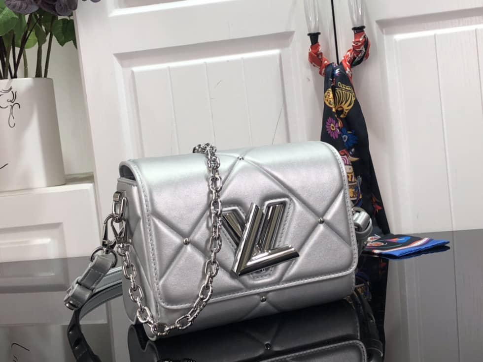 L0vis Vvtt0n Replica Bags Twist PM Leather M59031 Replica Crossbody Bag