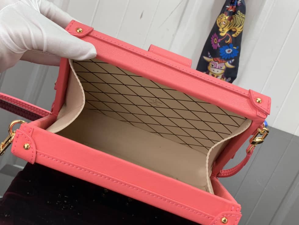 L0vis Vvtt0n Petite Malle Flou Pink M20745 Replica Trunk Box