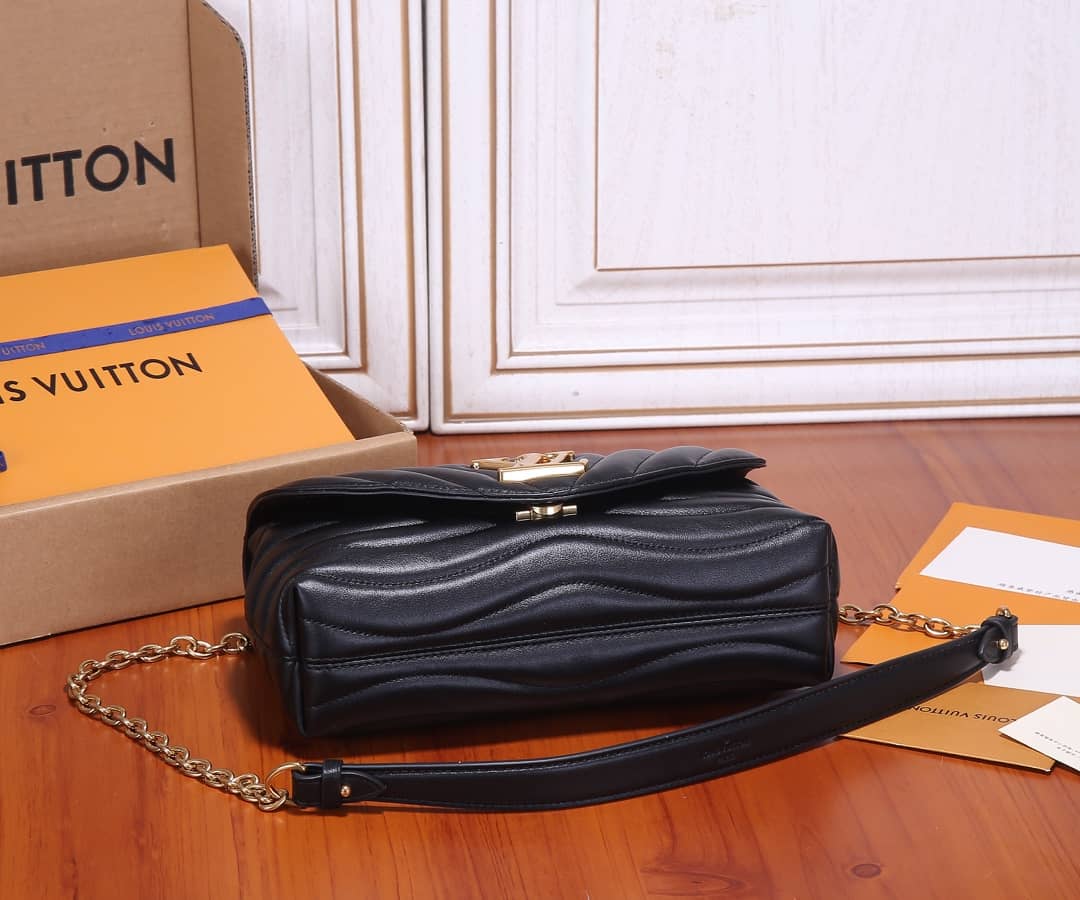 L0vis Vvtt0n New Wave Replica Chain Bag H24 Black M58552