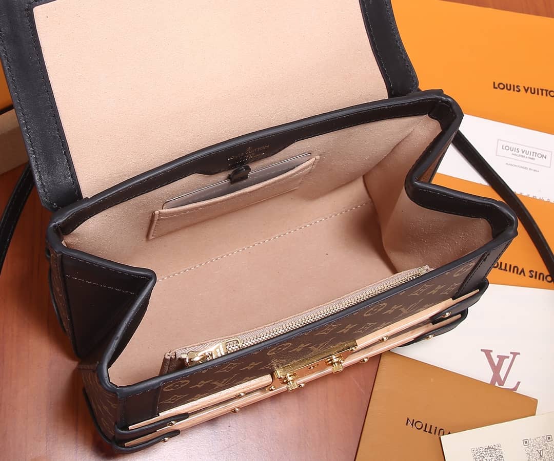 L0vis Vvtt0n Trianon PM With Wooden Trim Monogram Canvas Replica Bag M45908