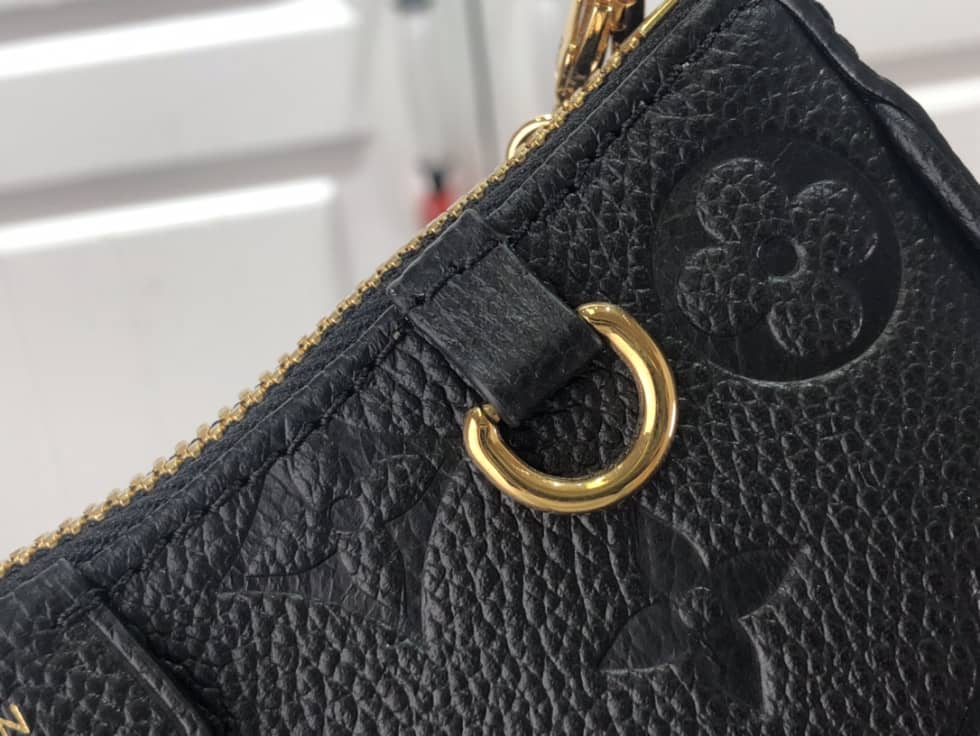 L0vis Vvtt0n Easy Pouch On Strap Black Empreinte M81066 Replica