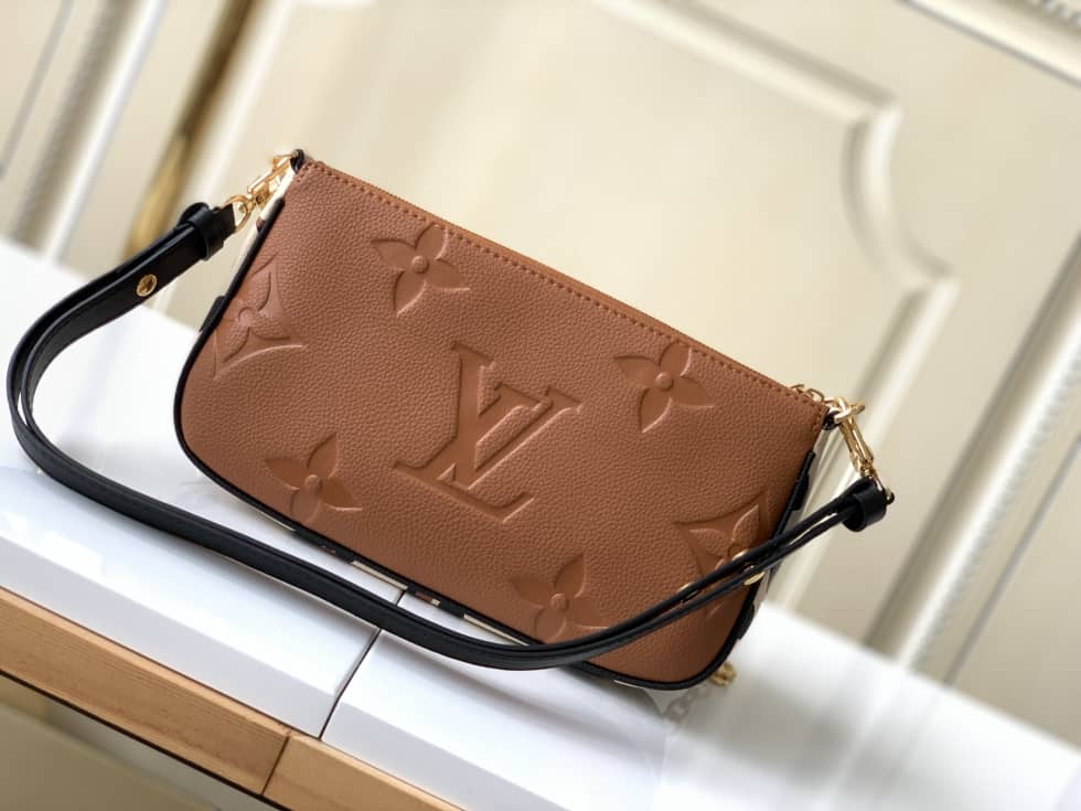 L0vis Vvtt0n Multi Pochette Accessoires Monogram Empreinte M45839 Replica