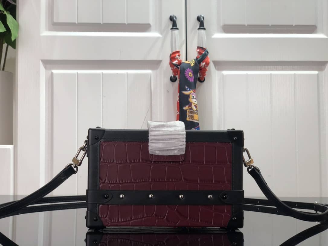 L0vis Vvtt0n Petite Malle Brilliant Alligator Leather Replica Handbag Red N93817