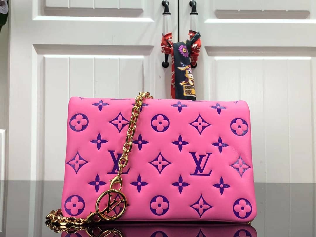 L0vis Vvtt0n Pochette Coussin Monogram Embossed Lambskin Chain Replica Bag Pink