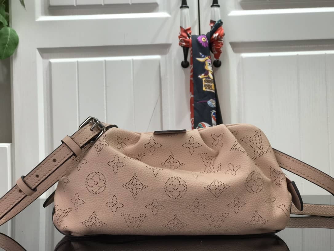 L0vis Vvtt0n Scala Mini Replica Pouch Pink M80092