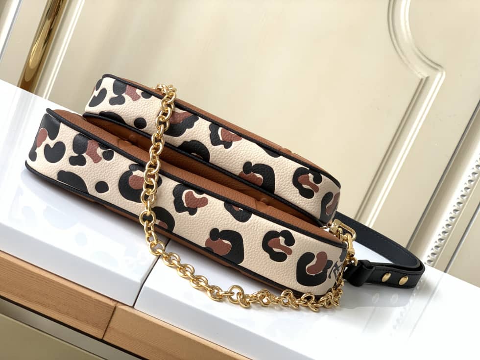 L0vis Vvtt0n Multi Pochette Accessoires Monogram Empreinte M45839 Replica