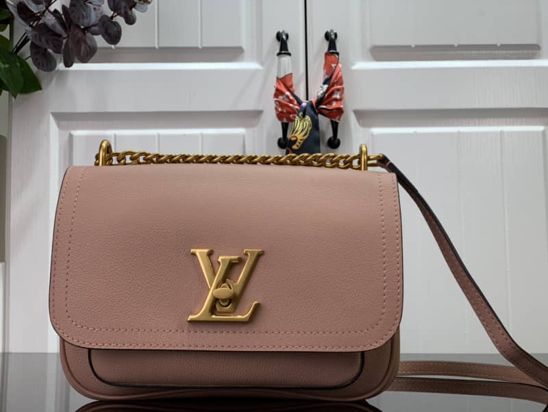 L0vis Vvtt0n Lockme Chain PM Replica Handbag Pink M57073