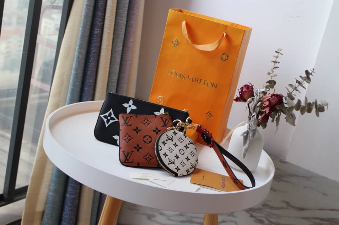 L0vis Vvtt0n Crafty Trio Pouch Monogram Empreinte Replica M69516