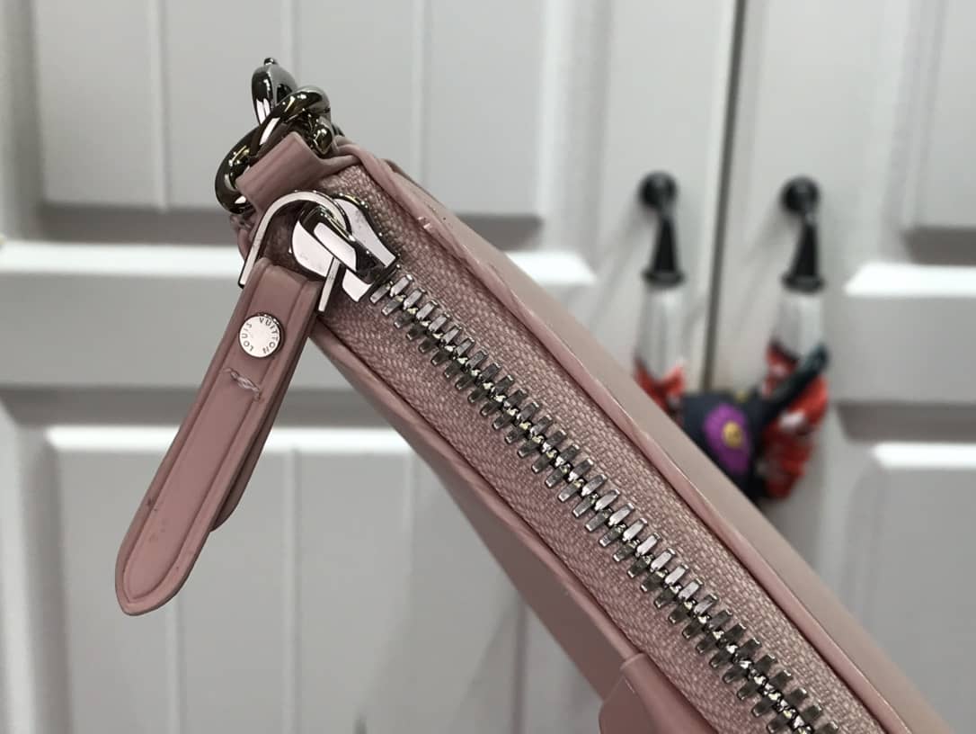 L0vis Vvtt0n Epi Easy Pouch On Strap Replica Bag Pink M80471
