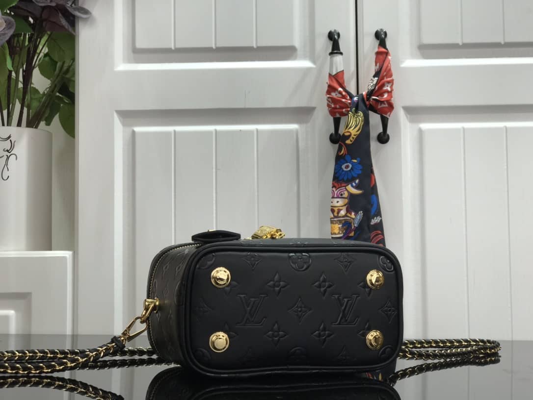 L0vis Vvtt0n Mini Beauty Case Monogram Empreinte Leather Bag Replica M44985