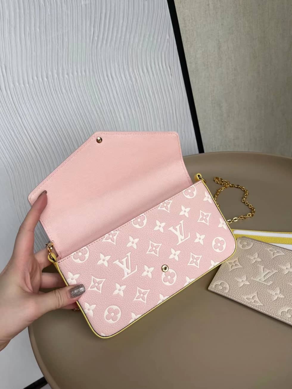 L0vis Vvtt0n Pochette Felicie Monogram Empreinte Pink Beige M81359 Replica