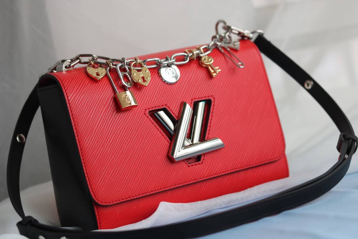 L0vis Vvtt0n Twist Epi Handbag Replica