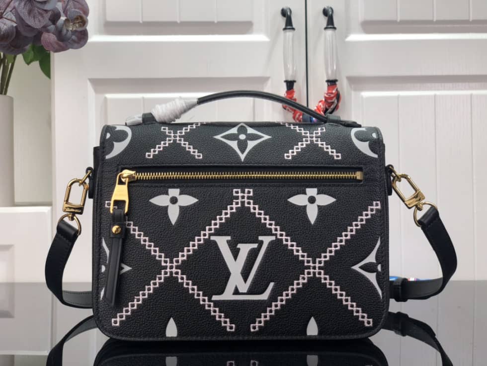 L0vis Vvtt0n Embroidered Pochette Metis M46028 Replica Shoulder Bag