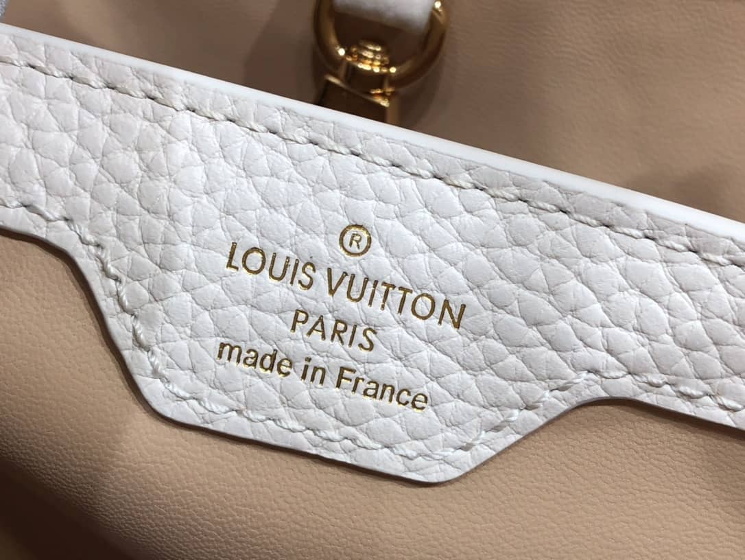 L0vis Vvtt0n Capucines BB Calfskin Handbag Beige