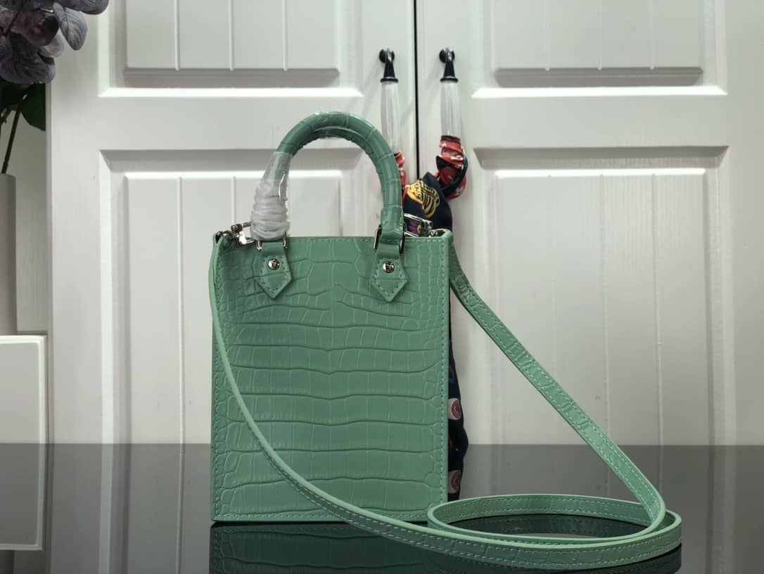 L0vis Vvtt0n Petit Sac Plat Flat Shoulder Bag Replica Green M80169