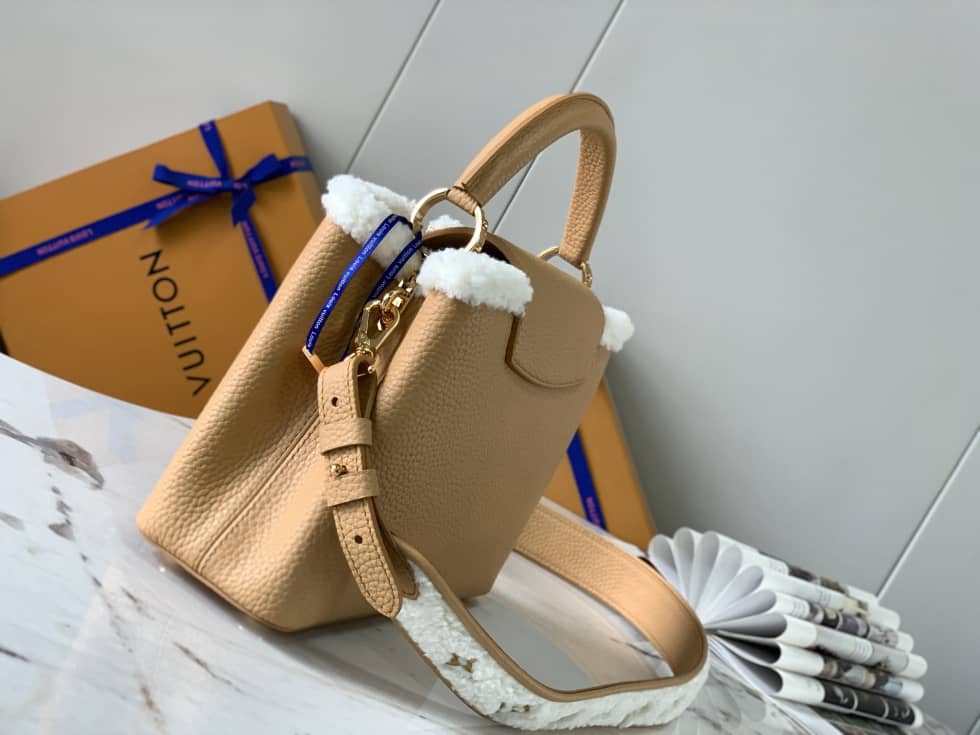 L0vis Vvtt0n Capucines BB Cruise M59267 Replica Crossbody Bag