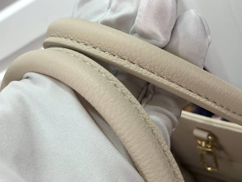 L0vis Vvtt0n OntheGo MM Monogram Empreinte M46128 Replica Tote