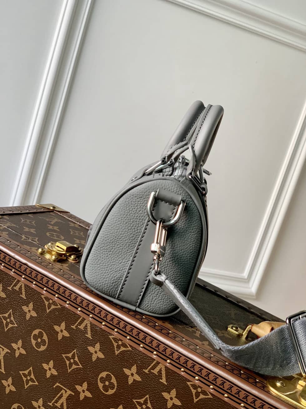 L0vis Vvtt0n Keepall XS Gery M81003 Replica Shoulder Bag