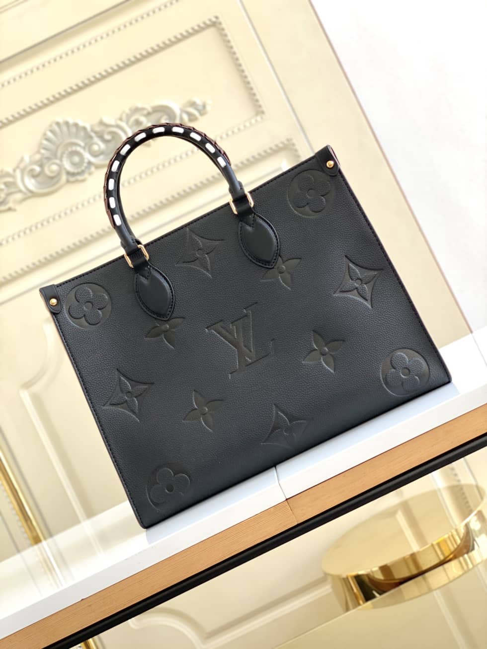 L0vis Vvtt0n Wild At Heart OnTheGo MM Black M58522 Replica Tote