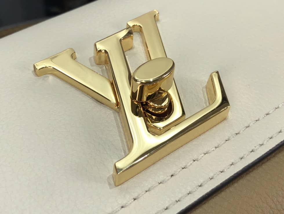 L0vis Vvtt0n Lockme Tender White M59984 Replica Crossbody Bag