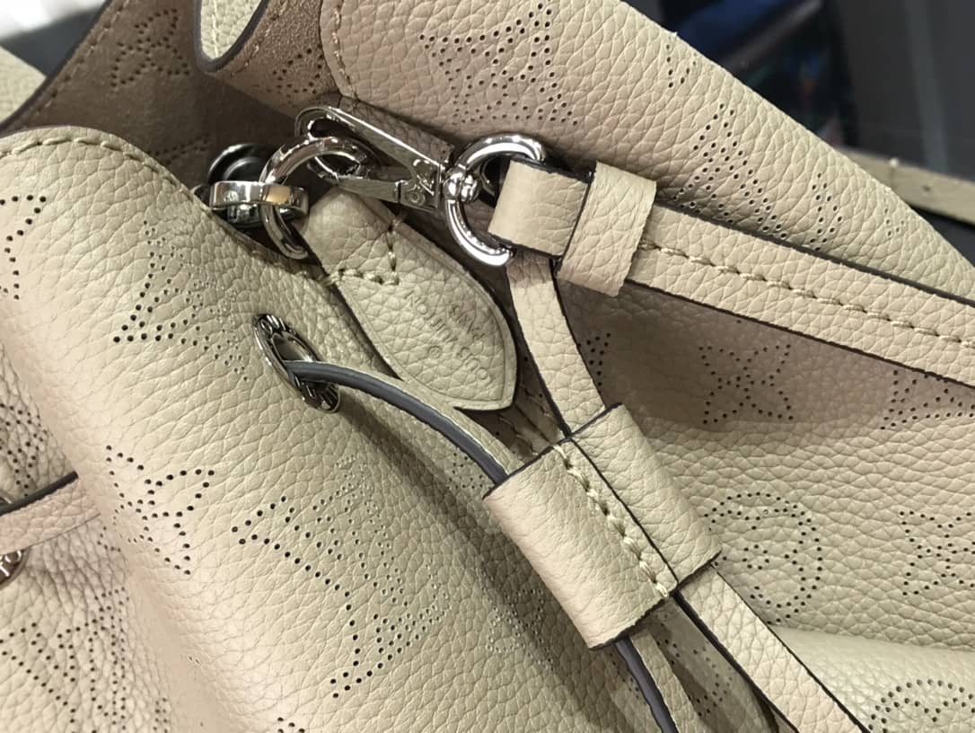 L0vis Vvtt0n Bella Mahina Magnolia Leather Replica Bag M57068