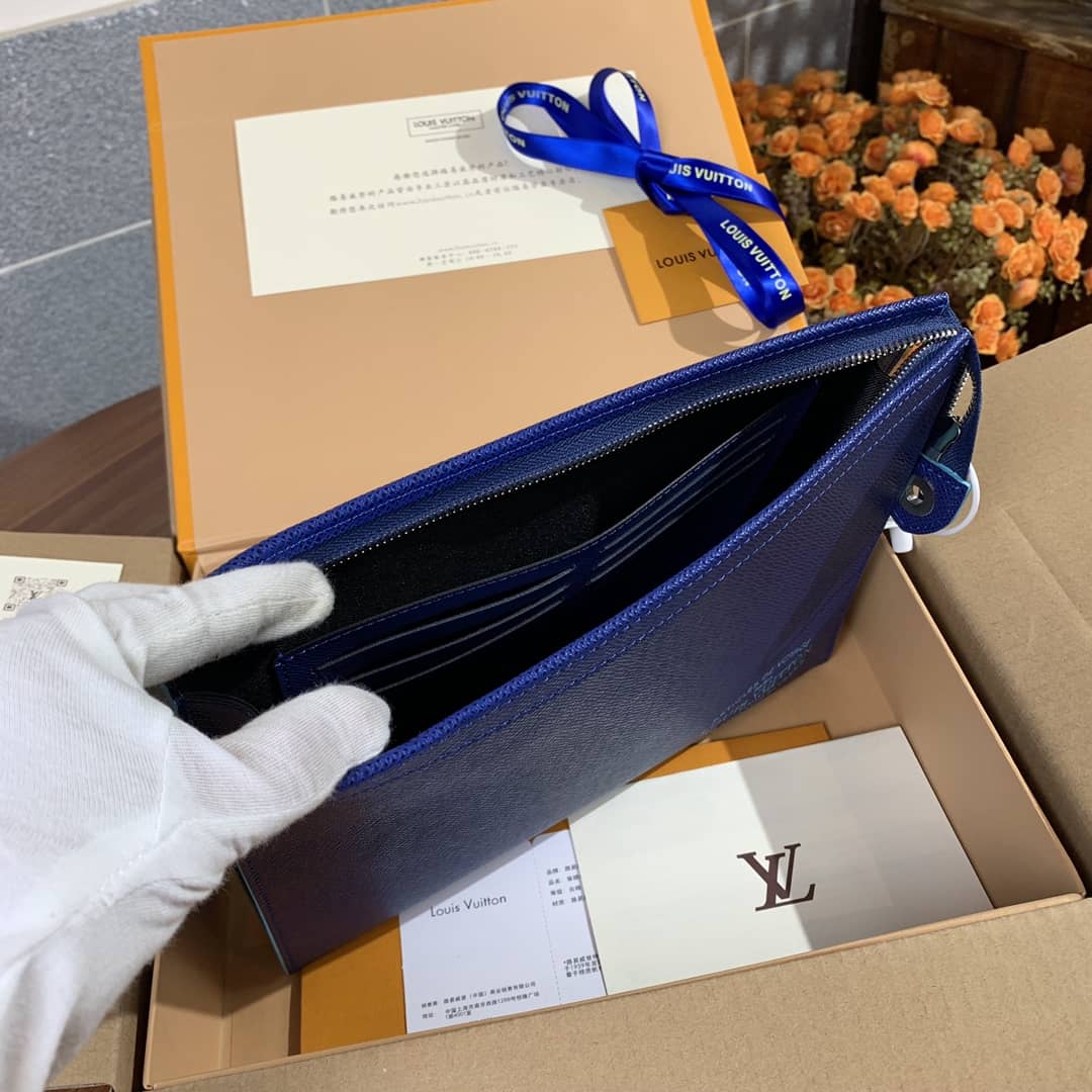 L0vis Vvtt0n Pochette Voyage MM Pouch Blue M30395 Replica