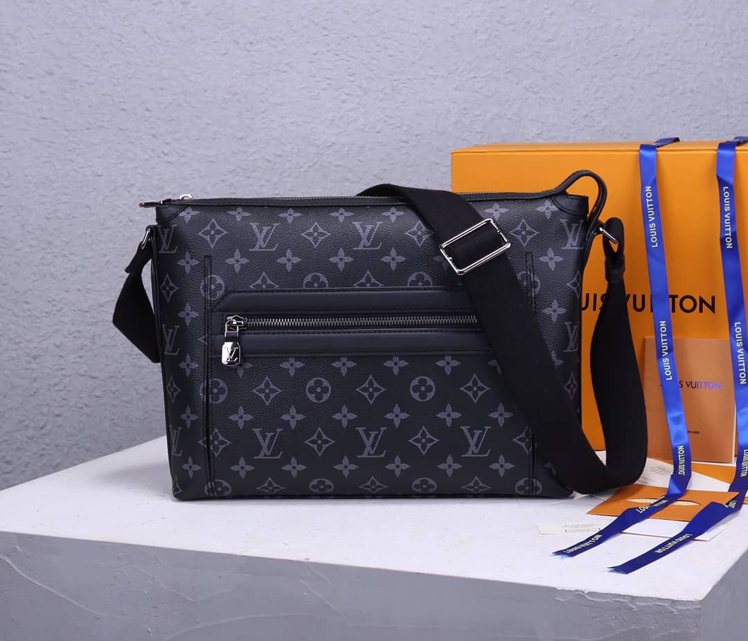 L0vis Vvtt0n Odyssey PM Messenger Bag Replica Black M44223