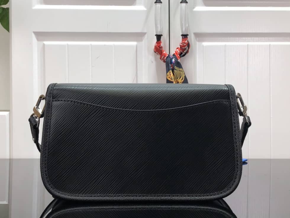 L0vis Vvtt0n Buci Epi Leather M59386 Replica Crossbody Bag