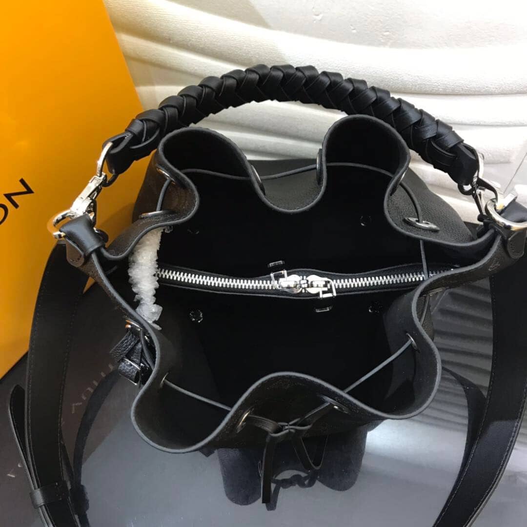 L0vis Vvtt0n Mahina Muria Replica Handbag Black M55801