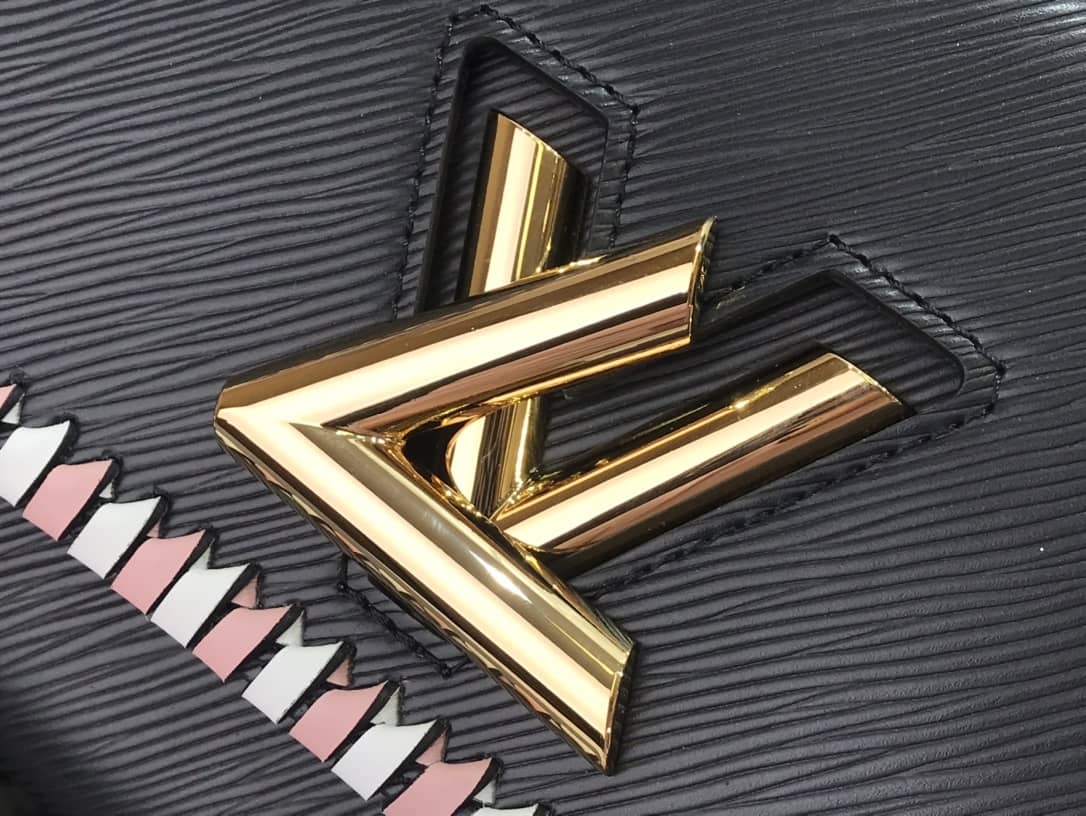 Knockoff L0vis Vvtt0n Twist MM Shoulder Bag From China