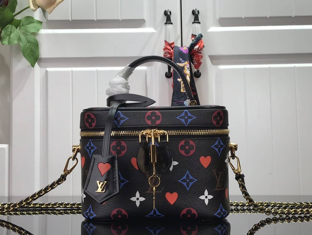 L0vis Vvtt0n Game On Vanity PM Bag Replica M57482