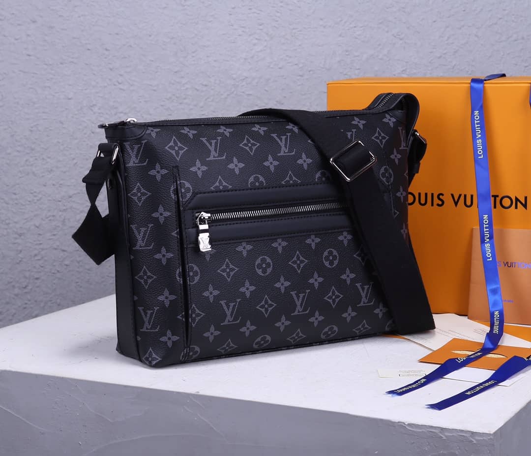 L0vis Vvtt0n Odyssey PM Messenger Bag Replica Black M44223