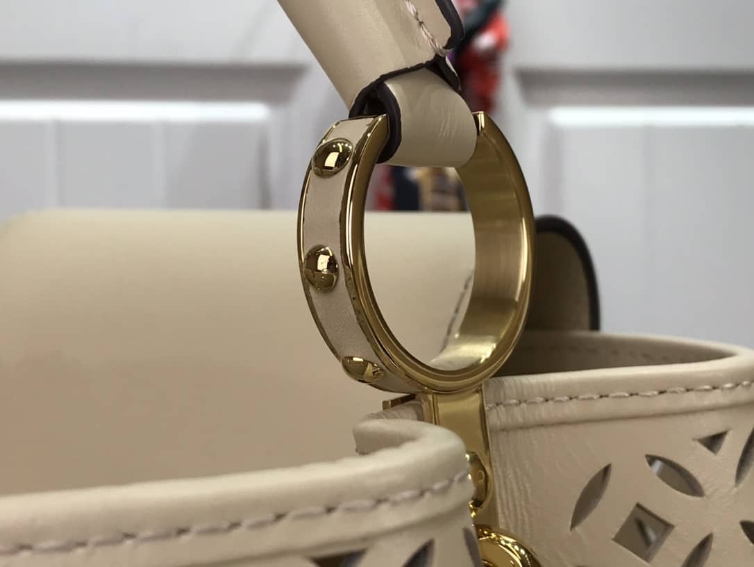 L0vis Vvtt0n Capucines BB Cutout Leather Bag Replica Beige M57228
