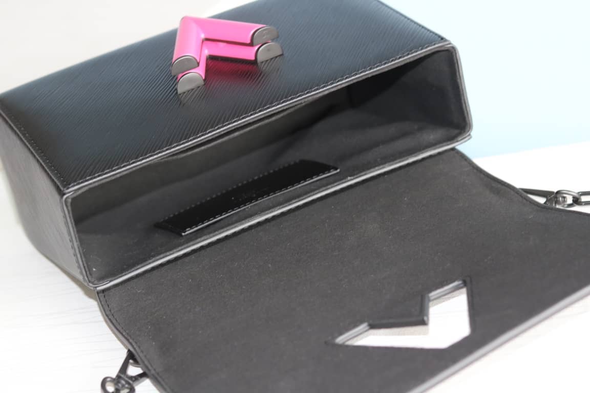 L0vis Vvtt0n Textured Epi Leather Twist Series Bag Black