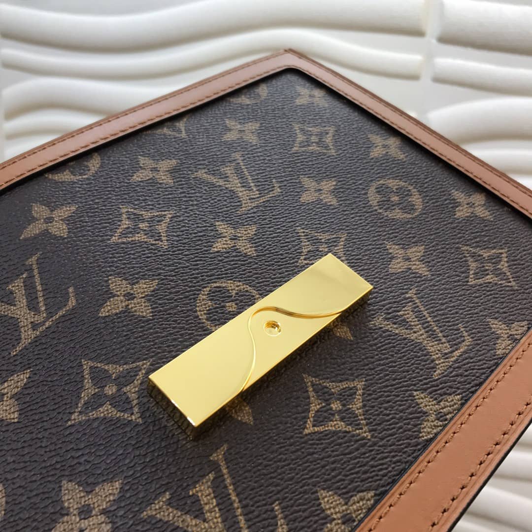 L0vis Vvtt0n Monogram MM Reverse Dauphine Shoulder Bag Replica M44391
