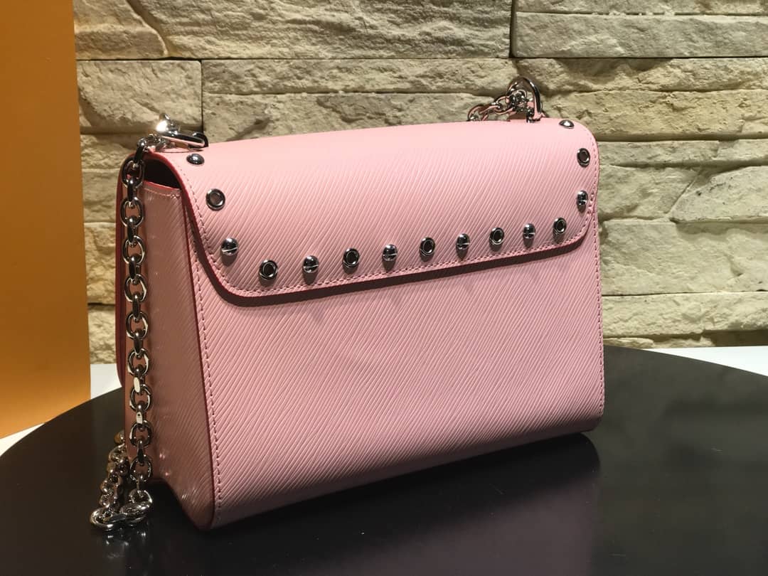 L0vis Vvtt0n Twist MM Inspired Chain Shoulder Bag