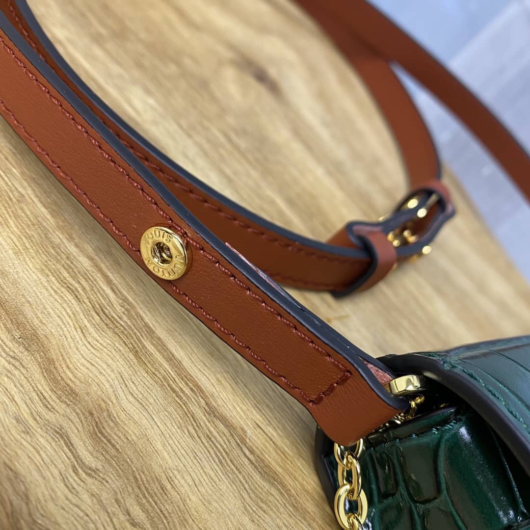 L0vis Vvtt0n Knockoff Chain Clutch Bag Green
