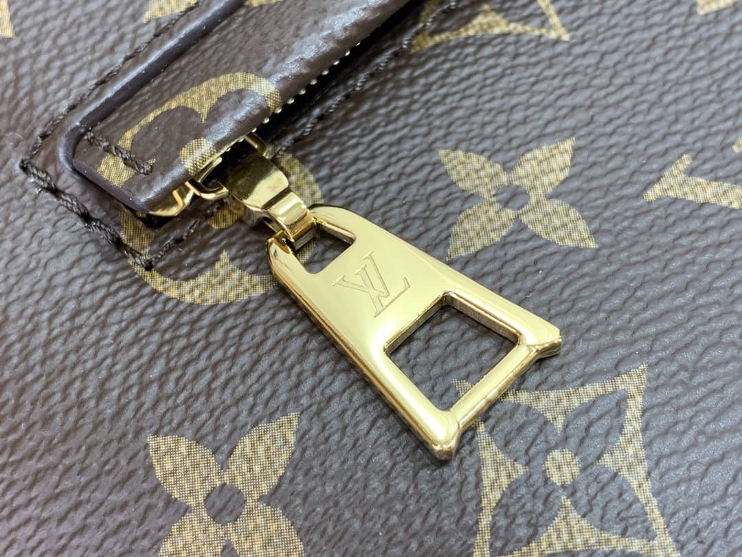L0vis Vvtt0n Montsouris PM Noir Monogram Replica Backpack M45515