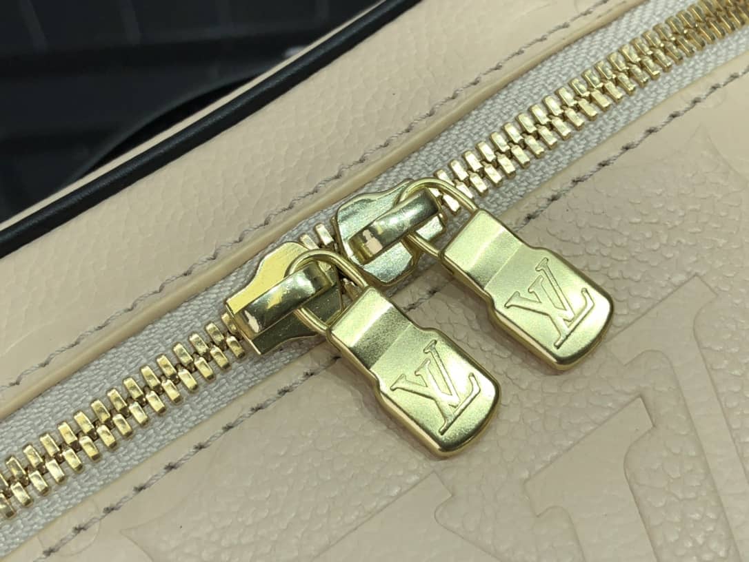 L0vis Vvtt0n Monogram Empreinte Leather Mini Handbag Replica M45850