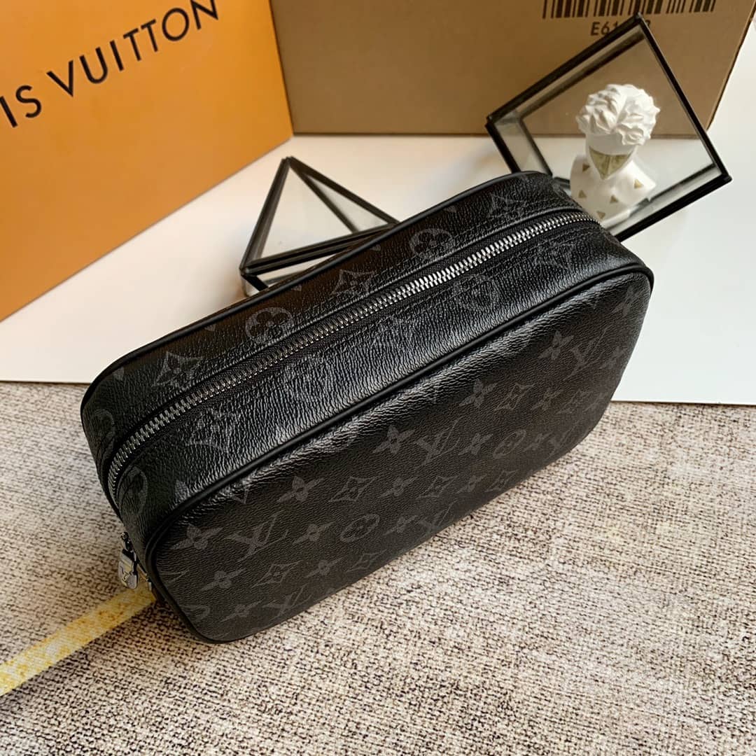 L0vis Vvtt0n GM Monogram Eclipse Toiletry Bag Replica M43383