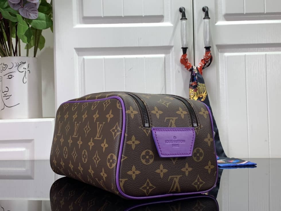 L0vis Vvtt0n Dopp Kit Monogram Canvas Toilet Pouch M46253 Replica