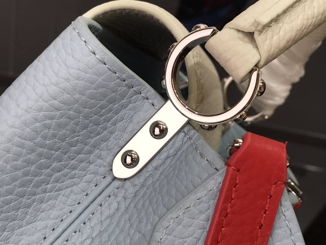 L0vis Vvtt0n Capucines Mini Taurillon Leather Replica Bag Blue M57520